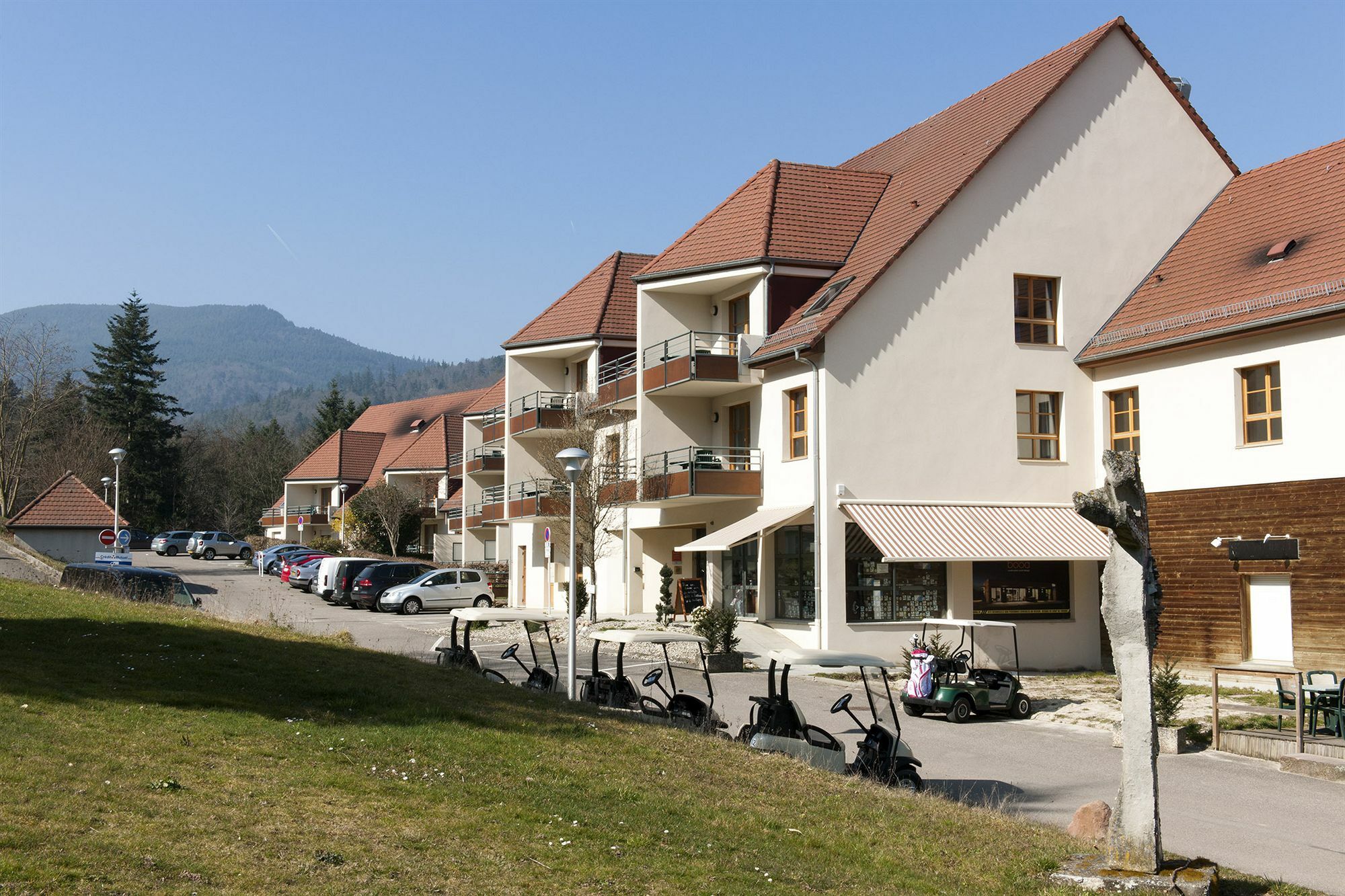 Aparthotel Goélia Le Domaine du Golf Ammerschwihr Esterno foto